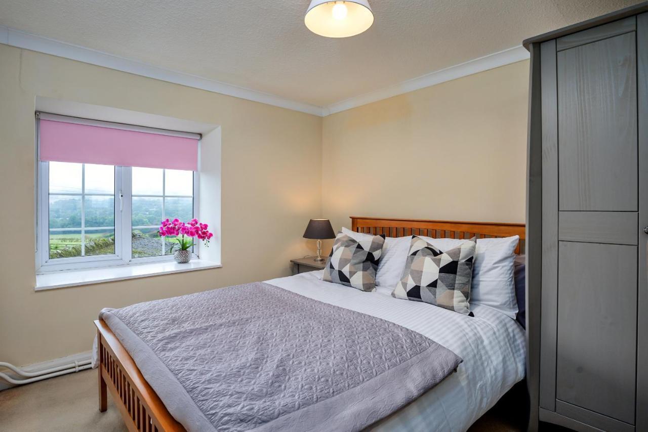 Finest Retreats - Cloggers Cottage Darley Экстерьер фото