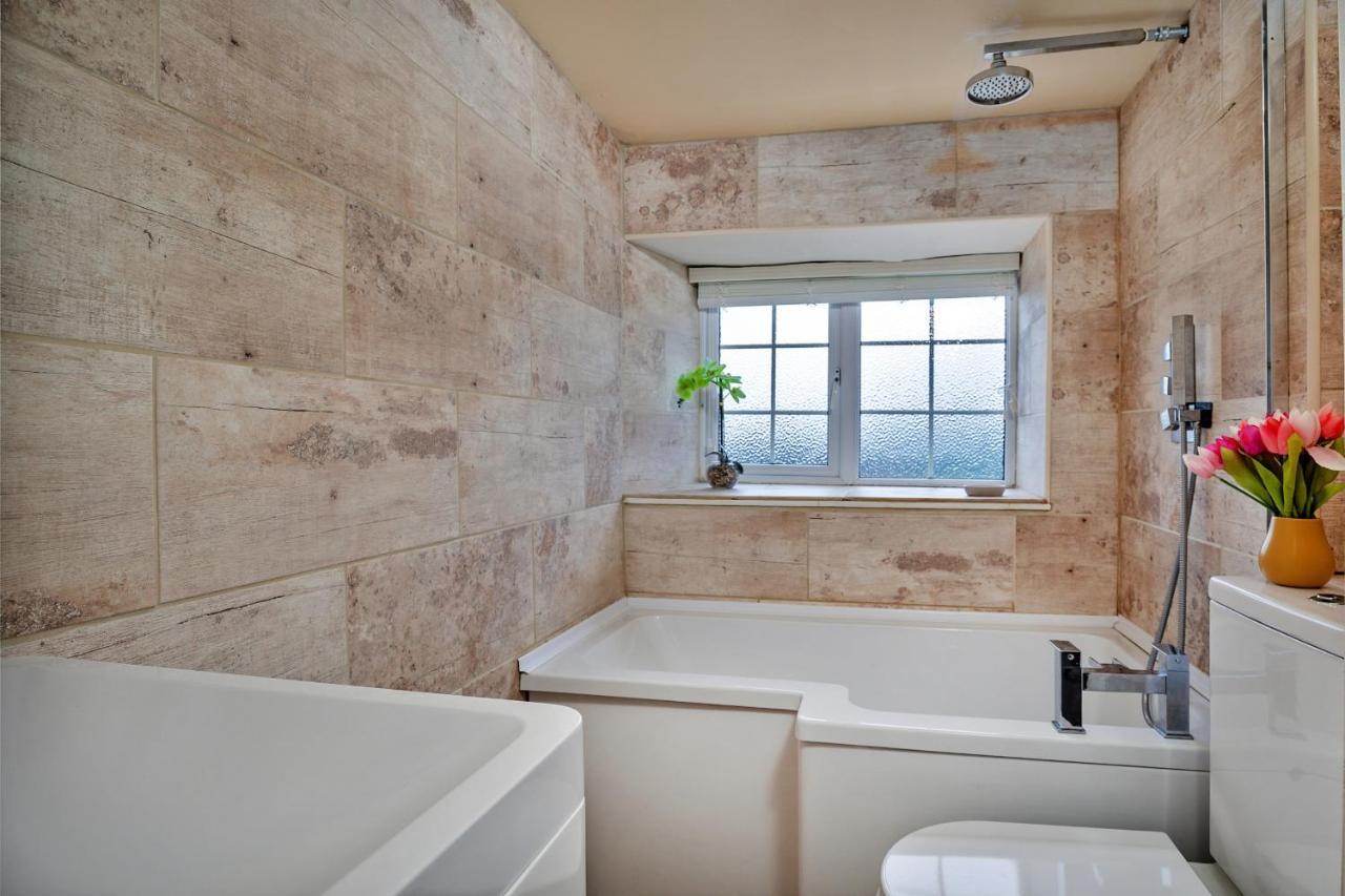 Finest Retreats - Cloggers Cottage Darley Экстерьер фото